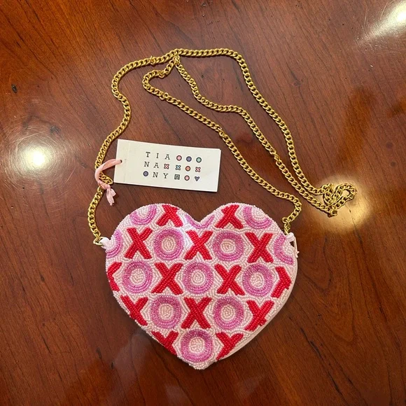 NWT Tiana NY XOXO Heart Chain Strap Bag - Picture 3 of 11